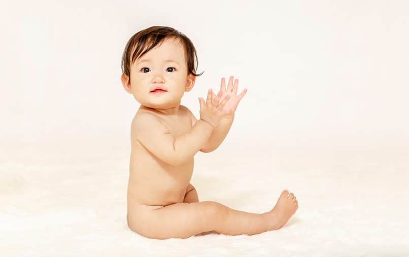 Toilette intime bébé : comment laver le sexe de bébé ? 